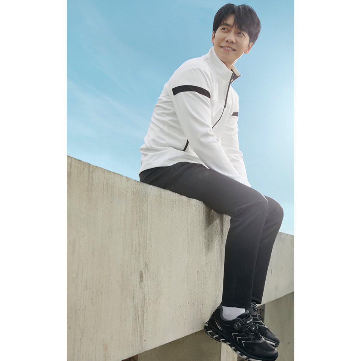 lsgmalaysia's tweet photo. Lee Seung Gi x PRO-SPECS
Source: https://t.co/BNxKzVOX7n
#이승기 #lsgmalaysia #LeeSeungGi #LSG #SeungGi #イスンギ #昇基 #airen #airenworld #worldairen #leeseunggifans #leeseunggiupdate https://t.co/i7EvsYWmPV
