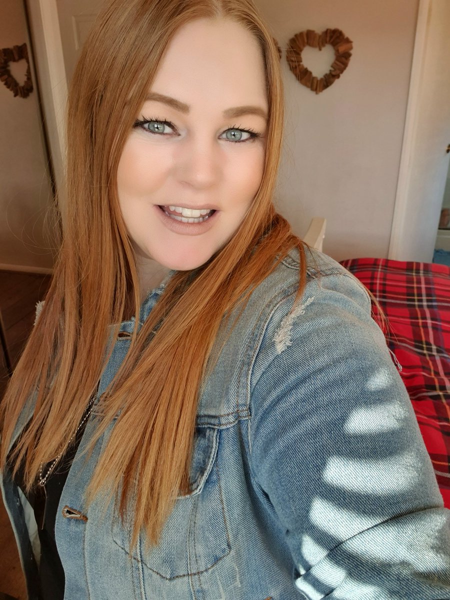 jammiejamie1's tweet photo. #SelfieSunday #sunisshinning 🌞💋 https://t.co/mkHBmrilMU