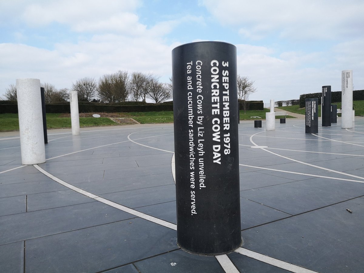 I've lived in Milton Keynes for 15 years and had no idea 3rd September was Concrete Cow Day! Why isn't this an annual event where we all eat cucumber sandwiches and drink tea and pay homage to the cows?! 😆🤔🐄☕