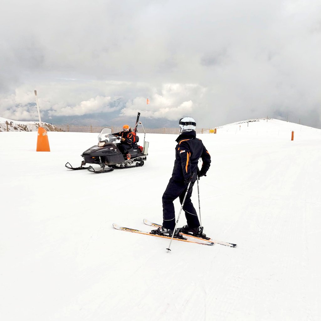 Calma, tranquil·litat i neu.❄️
Així passem el diumenge a #LaMolina! 👇