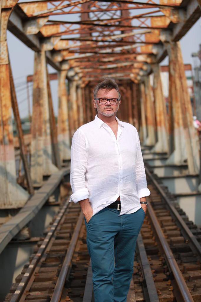 sol_beni_3_4_3's tweet photo. Photos sur le Pont de Long Bien à Hanoï construit par Gustave Eiffel
エッフェルが設計したと言われているハノイのロンビエン橋で📷
#ハノイ #ベトナム
#hanoi #ロンビエン橋
#longbienbridge
#troussierjapan #トルシエワイン #solbeni #サッカー日本代表
#ベトナム名所 #エッフェル塔 https://t.co/oycQTBeKhV