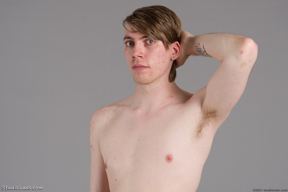 studiolads_com's tweet photo. Guy showing hairy armpit
#blondboy #armpithair #pits #hairyarmpit #shirtless

See the full video and photoset of 21yo male model Evan naked at https://t.co/fbQKpfTJrn https://t.co/hEQlkGIh57