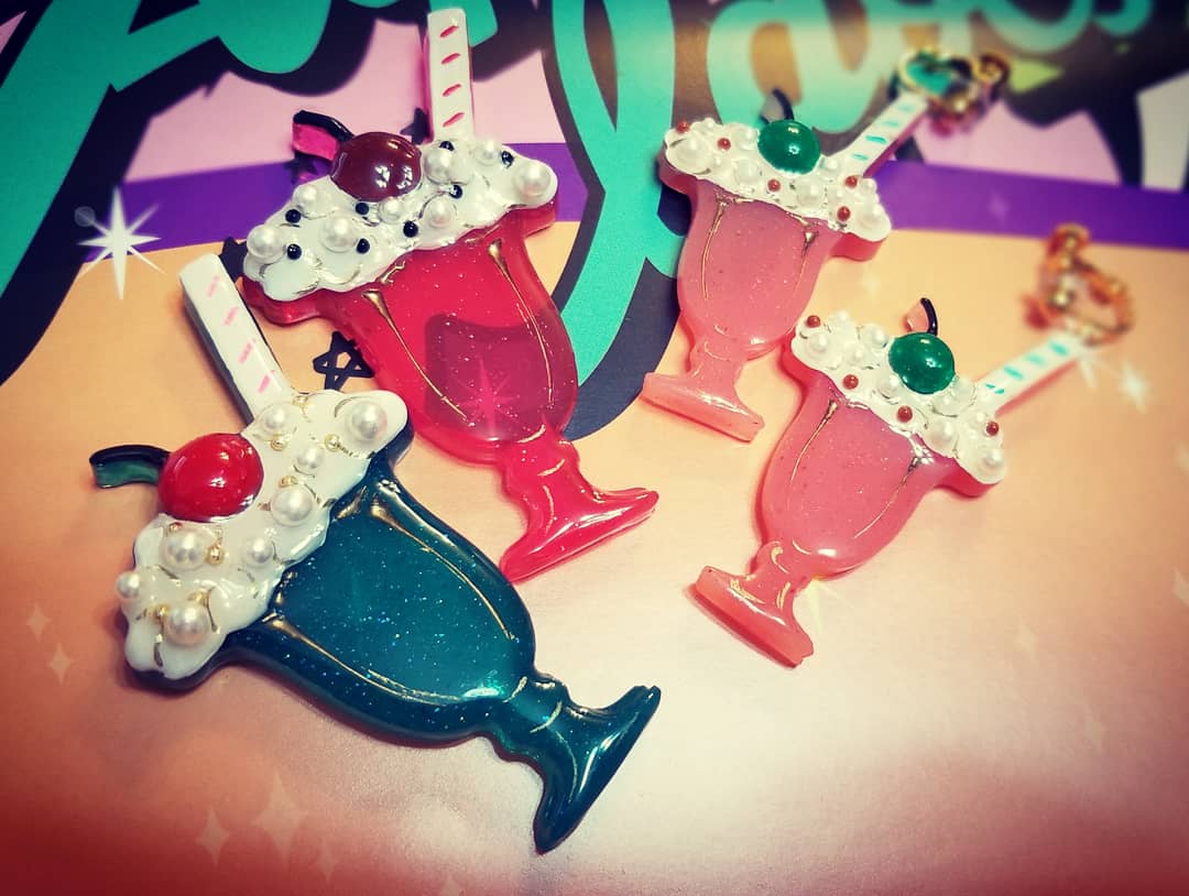 Me And Jimmy アカネ T Co 1ay4ugvxeu ハンドメイドアクセサリー レジンアクセサリー フィフティーズファッション Rocknroll Dailypinup ロカビリーファッション ロカビリースタイル クリームソーダ Vintagestylejewelry Me And Jimmy アカネ T Co 1ay4ugvxeu ハンドメイドアクセサリー レジンアクセサリー フィフティーズファッション Rocknroll Dailypinup ロカビリーファッション ロカビリースタイル クリームソーダ Vintagestylejewelry