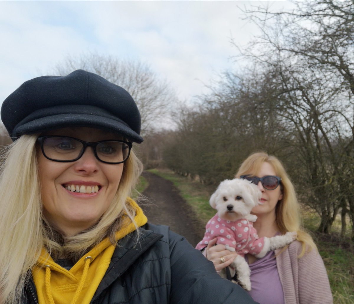 AdeleNew4's tweet photo. Dave finally made his feelings clear to Dobby this morning and let her kiss his nose 😅
He then taught her how to steal and eat carrots from a farmers field on The Moss...He managed to snaffle 3 before we got him back on his lead. @JayneDillon1 https://t.co/3H2aoyFHA5