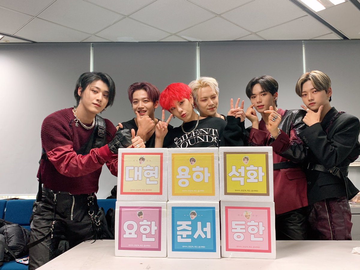 WEi__Official's tweet photo. 😚❤️ https://t.co/FMJMafwDmG