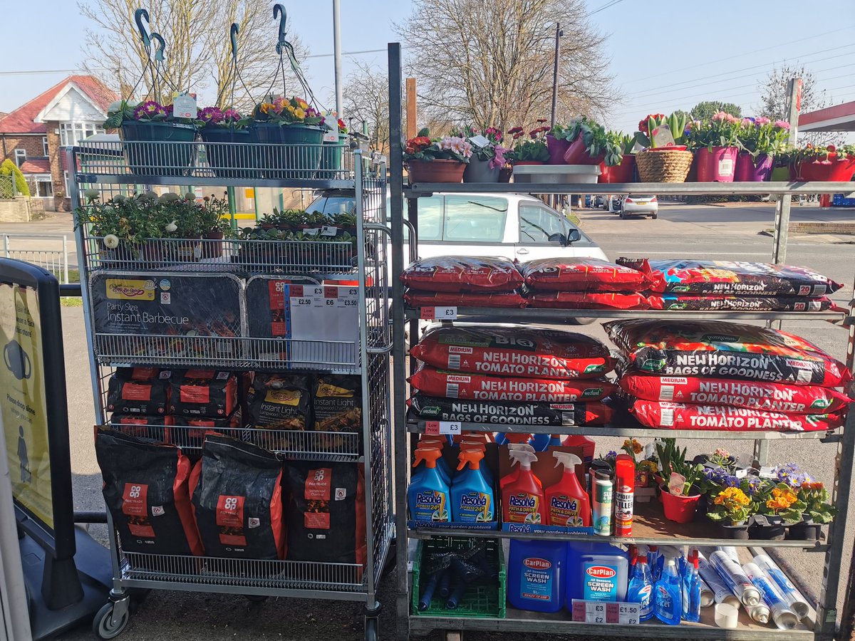 lottykavz12's tweet photo. Come to shelton lock coop we have bbqs and plants at the ready. Warm day get yourself in the garden. #greenfingers #familytime #bbq @charley2227 @GlidewellGavin @mycoopfood https://t.co/akyW74Kqio