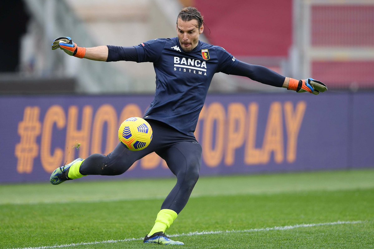 GenoaBRA's tweet photo. Bom dia! 

Estamos no segundo tempo da partida contra a Roma, no estádio adversário, com o placar até agora de 1 a 0 para os donos da casa.

Marchetti está sendo o titular na baliza no dia de hoje, ao passo que Cassata finalmente voltou a entrar em campo (no lugar de Ghiglione). https://t.co/ONfwSPrWhv