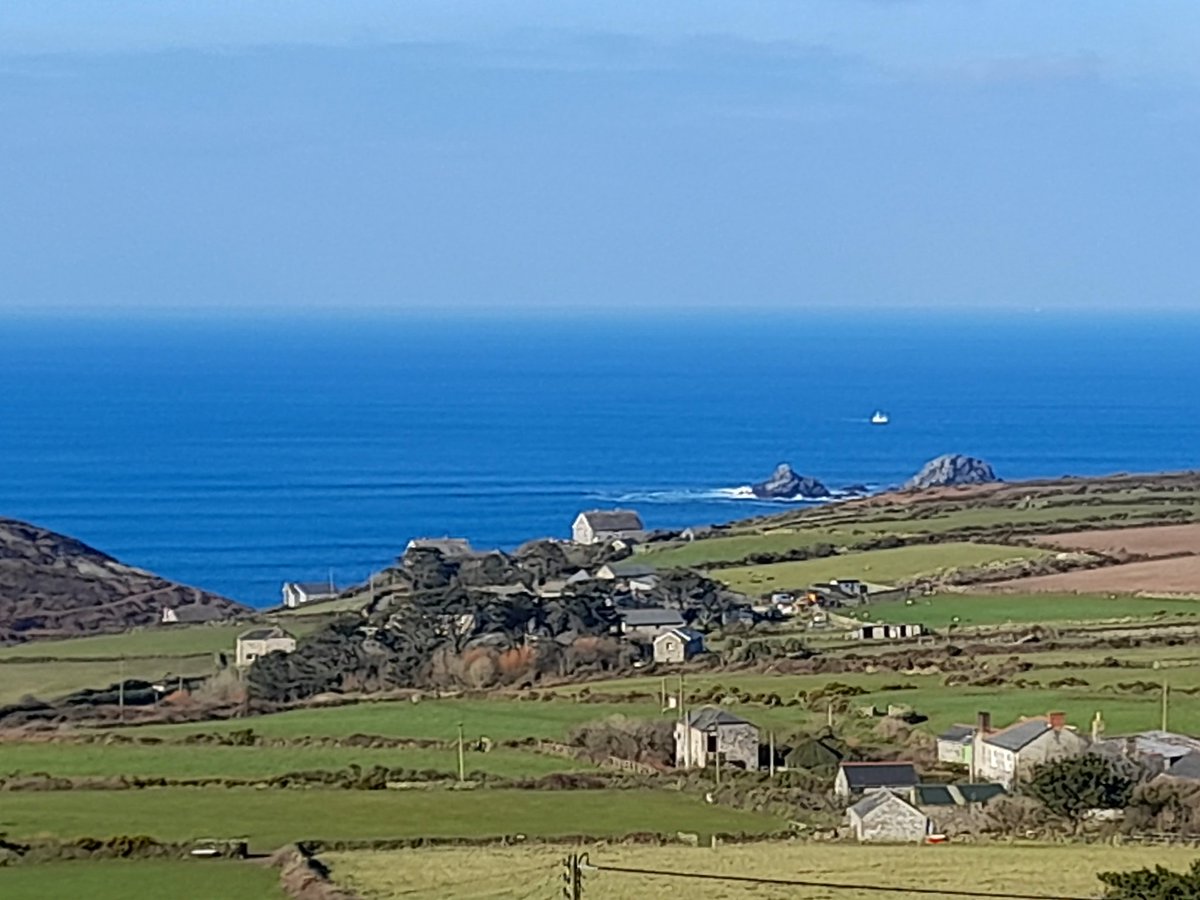 gnome_alice's tweet photo. Lovely bright morning.
Gorse glowing golden on #CarnBosavern
Ocean calm and Harriet Eve fishing off the #Brisons
From the carn over #StJust and northwards to #LevantMine
#Lannust
#Kernow https://t.co/9LXvD2F1jP