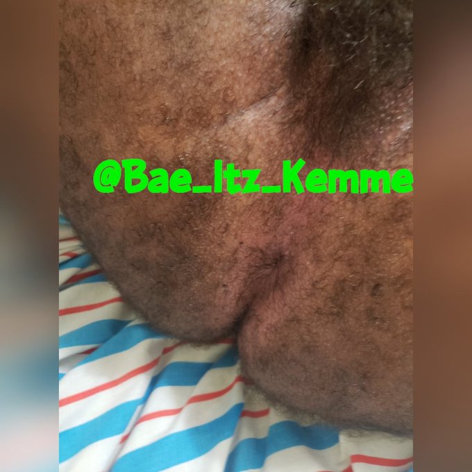 3 pic. Fresh out the shower ??? @kevon_kid @bartenderjfc https://t.co/SN94O50AZf