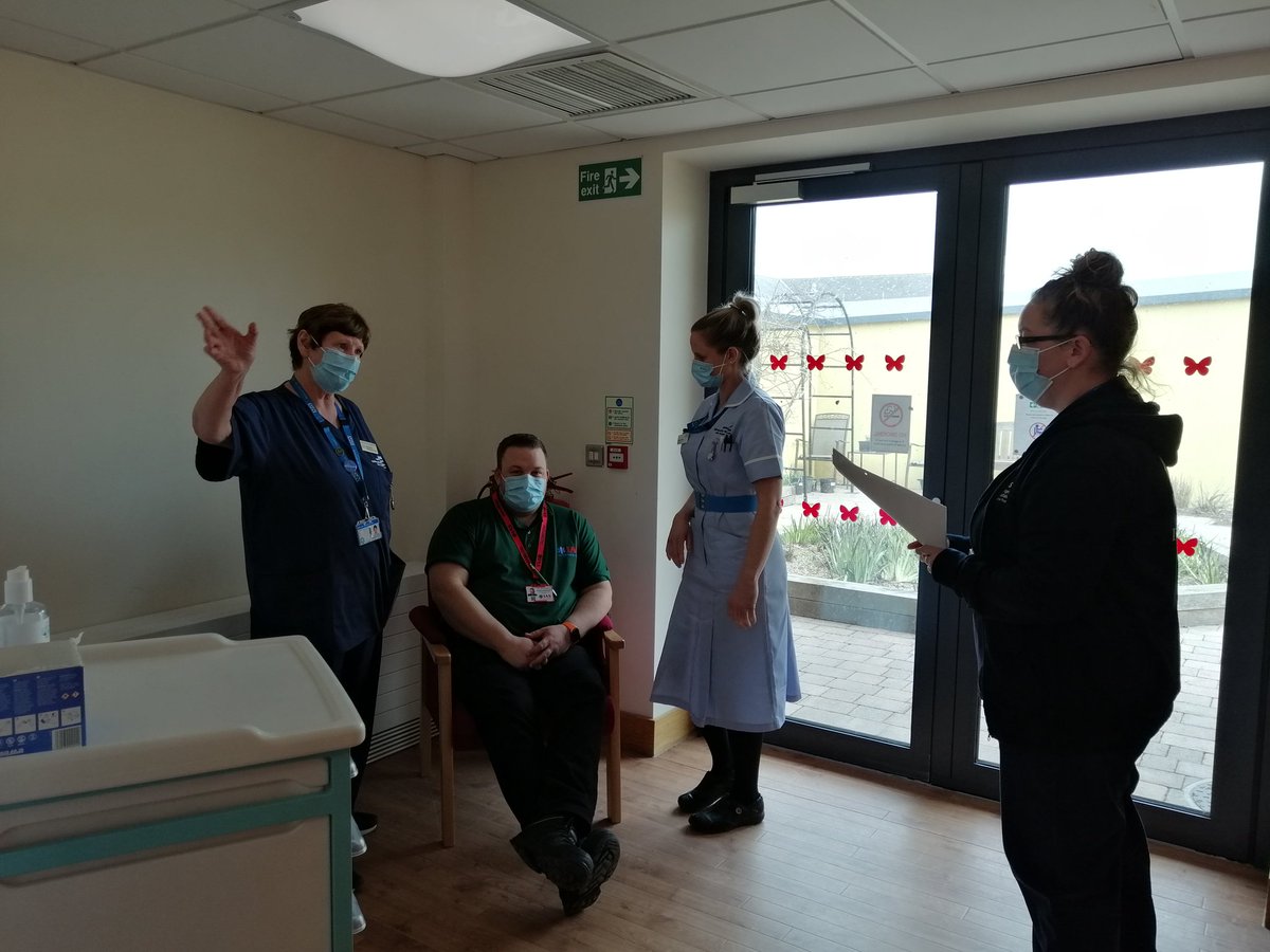 KateMRust's tweet photo. Anaphylaxis training at vaccine hub... Well done team #proudofthepaget @JamesPagetNHS  @mrpaulcmorris @HelenAshby3 @katekeeling1 @RachelBrice7 https://t.co/Dy9AMhyTaS
