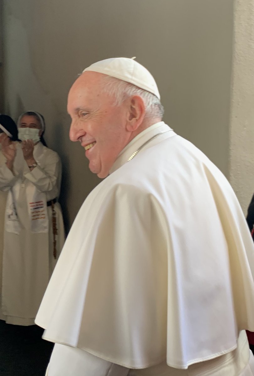 antoniospadaro's tweet photo. Ecco #PapaFrancesco prima di celebrare la messa a #Erbil #PapaInIrak https://t.co/2JB8HXZRhb