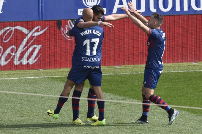 Rafa Mir celebrando su gol (Foto: LaLiga).