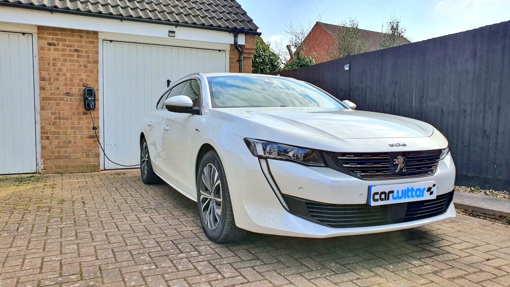 car_witter's tweet photo. The @PeugeotUK #508SW #PHEV is the first ever car to be juiced up with our new @RolecEV #Wallpod ⚡🔌🚗

The hidden cabling job by @PoweredEV makes it look so smart, tres pleased 👌

#Peugeot #Peugeot508SW #HomeCharger https://t.co/RUCDC2aRf4