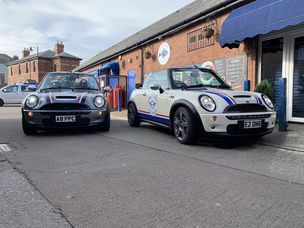 Boys toys.... #workhardplayhard #dayoff #dayoffvibes #dayoffwork #minir52 #mini #minicoopers #minicooper #convertible #miniconvertible #minis