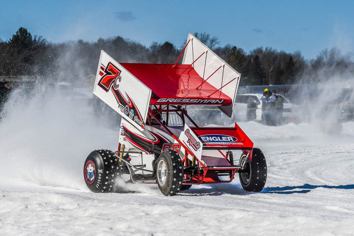GLSprints's tweet photo. @sprintcarsonice doing some testing on @houghtonlake yesterday, preparing for a 2022 winter race schedule in Michigan.  @philgressman @DDRacing2m @EnglerMachine @HoosierTire @WoodysTraction https://t.co/0nisYkmF0t