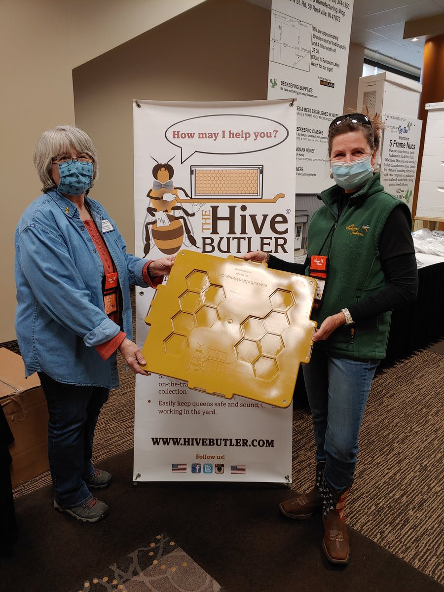TheHiveButler's tweet image. Linda was our winner at IN Bee School last week!  Did you know the Hive Butler ST ships FREE in the US?? Order online. thehivebutler.com