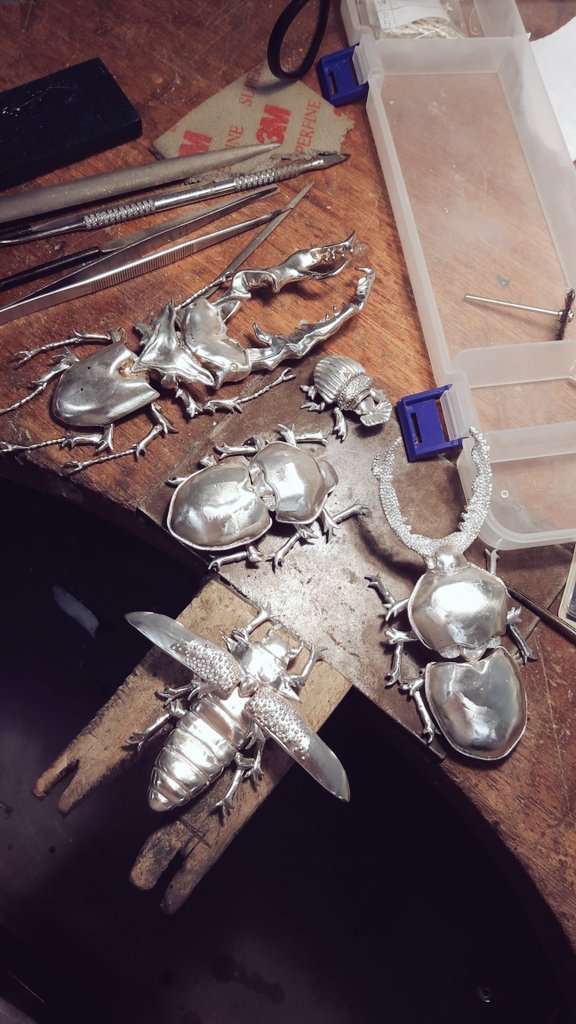 가끔 꺼내보는 추억
은 딱정벌레들