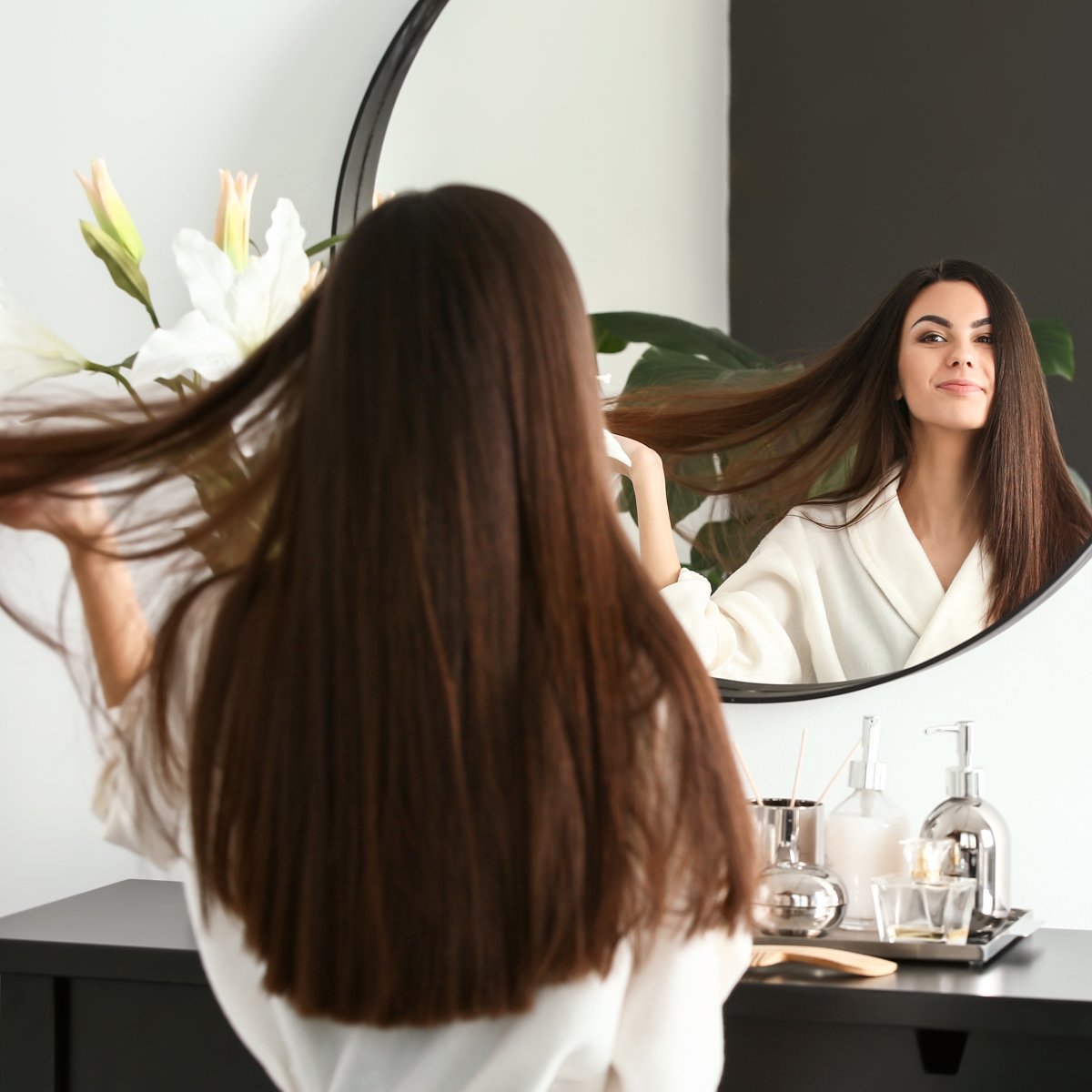 Rowenta_ES's tweet photo. #TIPS para evitar el pelo quebradizo: ⁣⁠⁣⁠⁣
⁣⁠⁣⁠⁣
🚿 Añade un chorro de vinagre al agua del último aclarado. Eliminarás la acumulación de minerales y residuos que contiene el agua dura. ⁣
⁣⁠⁣⁠⁣
❗️RESULTADO: extra de brillo y cabello con más cuerpo. https://t.co/bWLsknJhT0
