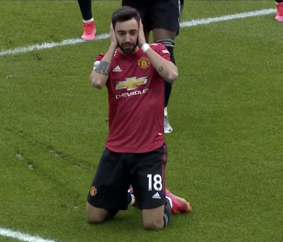 ManUnitedZone's tweet image. bruNO fErnandeS doesn’t scORE in the Big GamES 👀