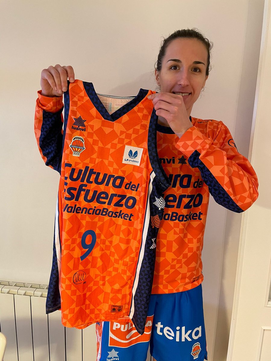 CB L'Escala tweet media