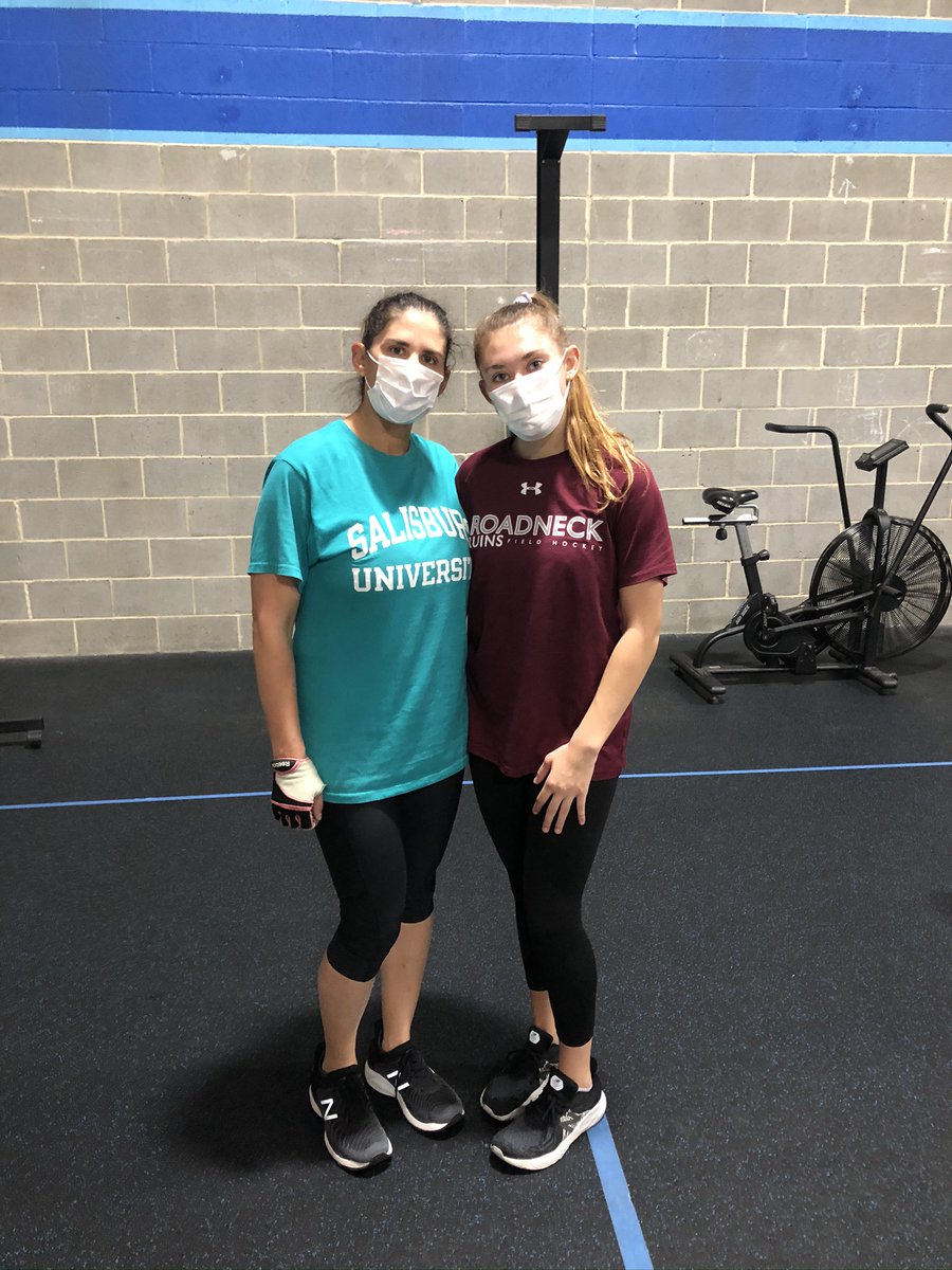 TC_CrossFit's tweet photo. Taking care of your health is the best gift you can give to your family! But what could make that gift even better? 
​Taking care of your health WITH your family! 🙌 
​These TrueCore members know that fitness is a family affair 🥰 💪 🏋️‍♂️ 🤩
​#crossfit #annapoliscrossfit https://t.co/KRXeDxs83k
