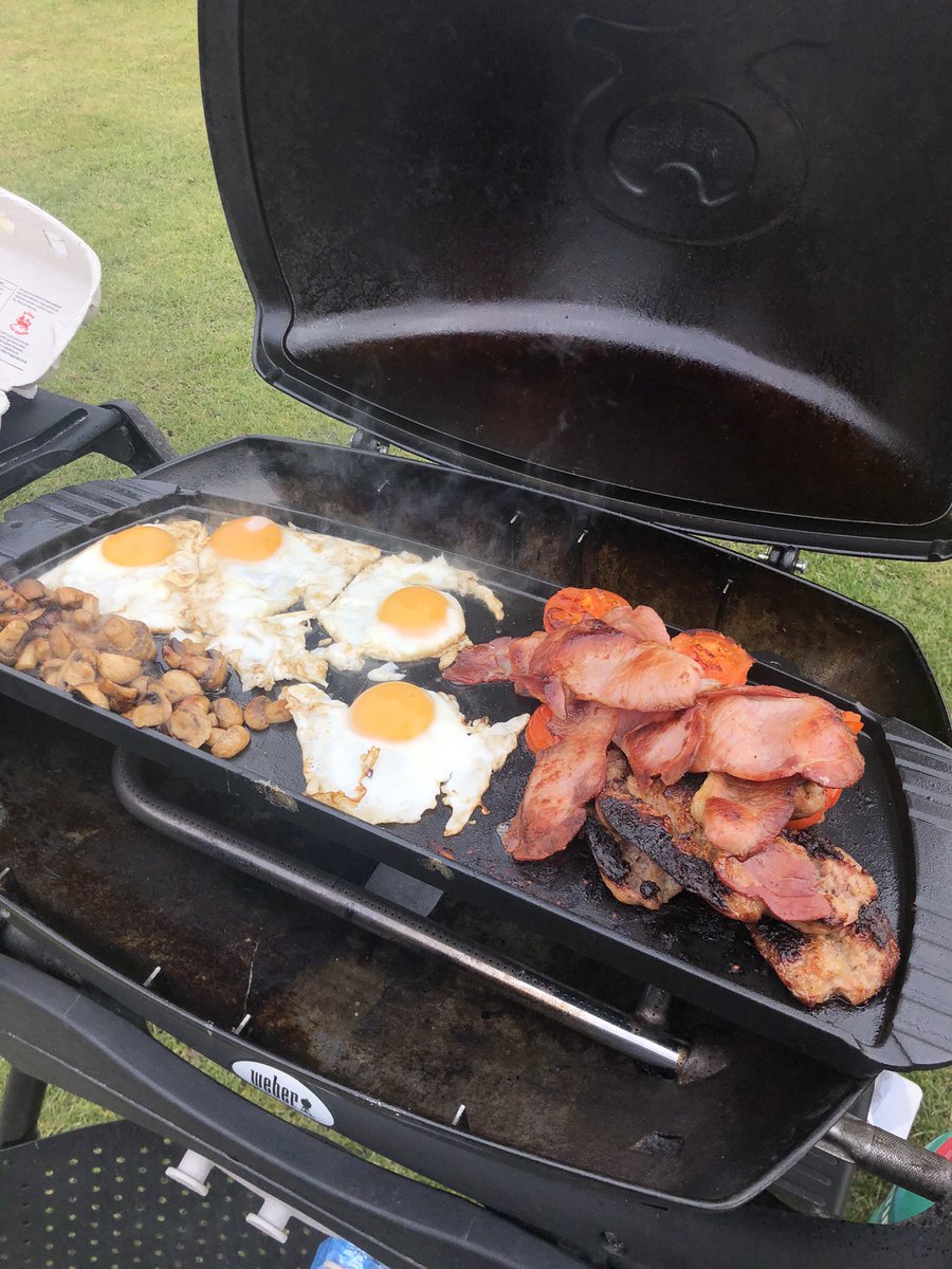 gardeners_blog's tweet photo. Never too early ??? #firstbbq #spring #bbq https://t.co/GhbLSefMJD
