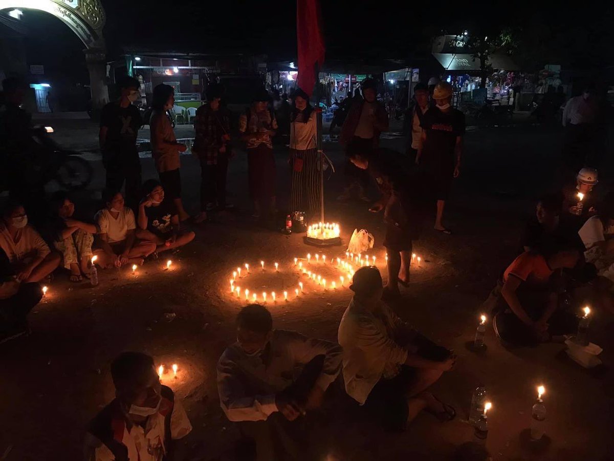 Night Protest in MEIKHTILA. People from MEIKHTILA are peacefully protesting the military coup tonight. The civilians are fighting for democracy and praying for Myanmar in many different ways. #WhatsHappeningInMyanmar #Mar7Coup
R2P FOR MYANMAR