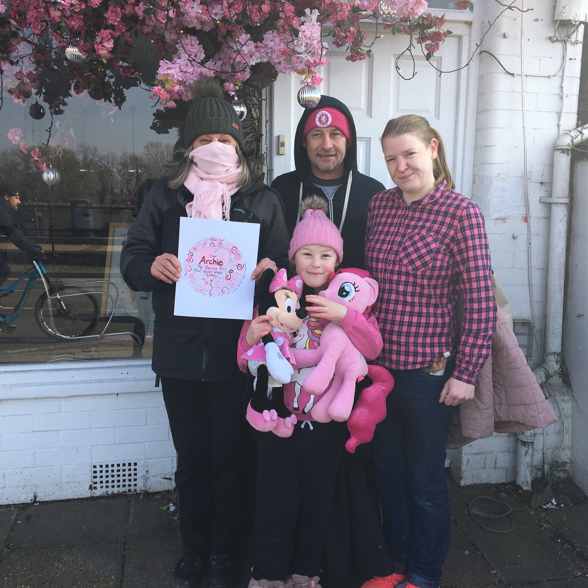 Nico2lette's tweet photo. #ArchMarch #Useaknifegetlife @justice4archie on their way to Sheen now..... https://t.co/Jjmat18ma3