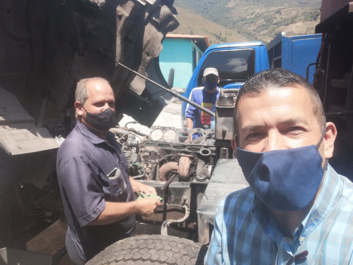 otaloraalcalde's tweet photo. Última fase de la repacion del camión compactador para la recolección de desechos sólidos, con recursos aprobados por el Presidente Nicolás Maduro (CFG) con el apoyo del Protector Jehyson Guzmán. Otalora trabajando junto al pueblo!! #EscudoBolivariano2021 https://t.co/1A6kFPr1A0