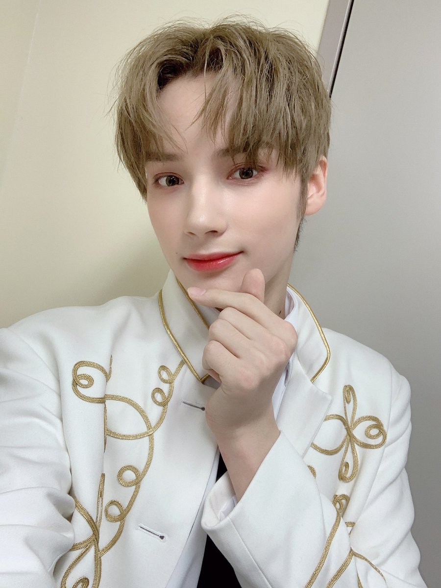 PRODUCERPSH's tweet photo. @TXT_members ICONIC YOU JUST SAVED 2021 https://t.co/wFSTJf55Qv