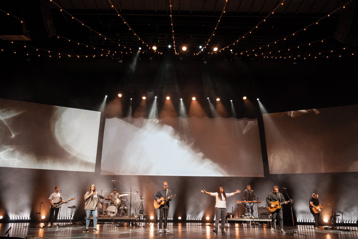 WatermarkChurch's tweet photo. Worship starts NOW. Join us online or in-person today at 9 and 11:15 AM for #WeekendsatWatermark. https://t.co/tuhIV2LP2Q