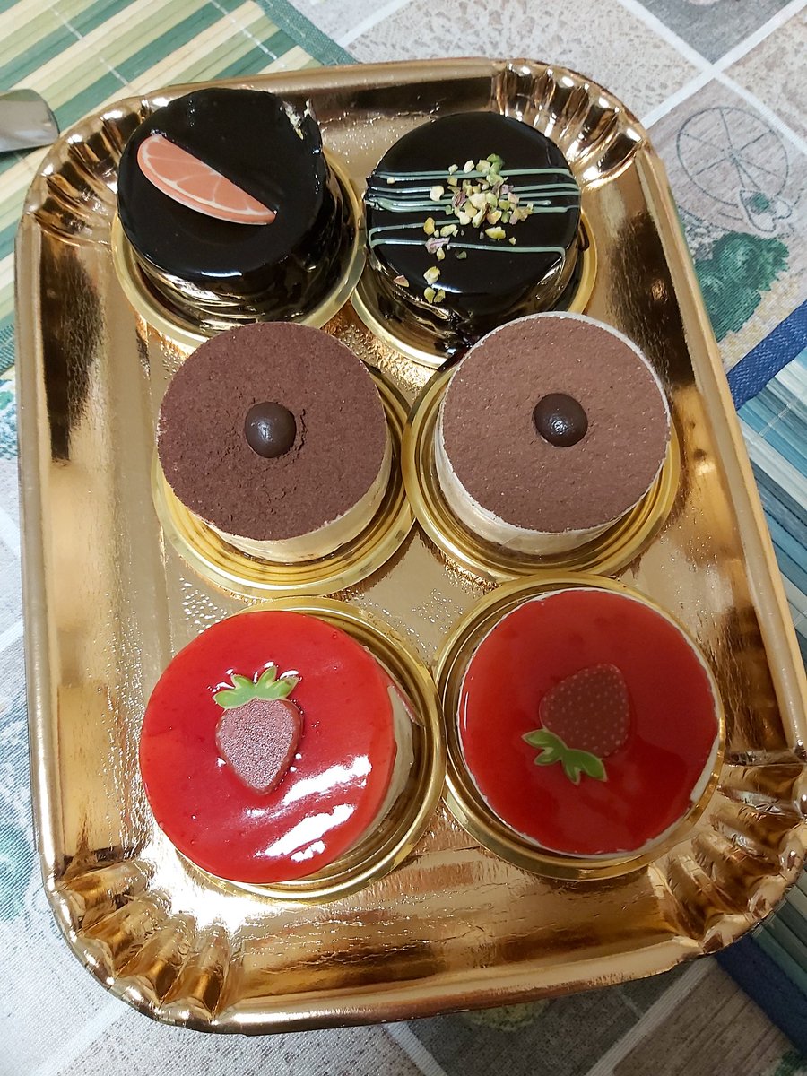 Oggi va così...Buona domenica a tutti😜💖