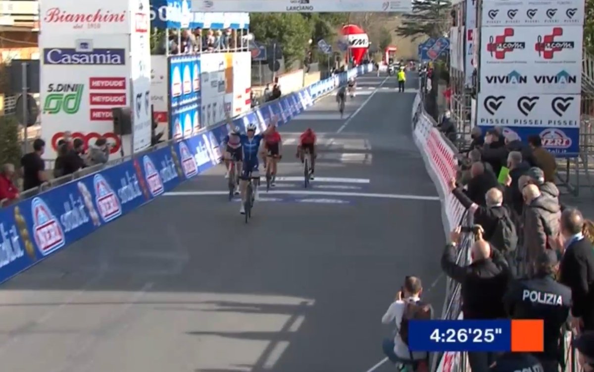 🇮🇹 #GPLarciano: 8ª posición para <a href="/alejanvalverde/">Alejandro Valverde</a>, cada vez con mejores sensaciones 👌😊

➡️ Bala, parte activa de un grupo de persecución del cuarteto de cabeza, en el que se impuso Vansevenant (DQT)

➡️ Gran trabajo de <a href="/Nelsoliveira89/">Nelson Oliveira</a> y de un <a href="/h_carretero/">Hector Carretero</a> que se mostró al ataque