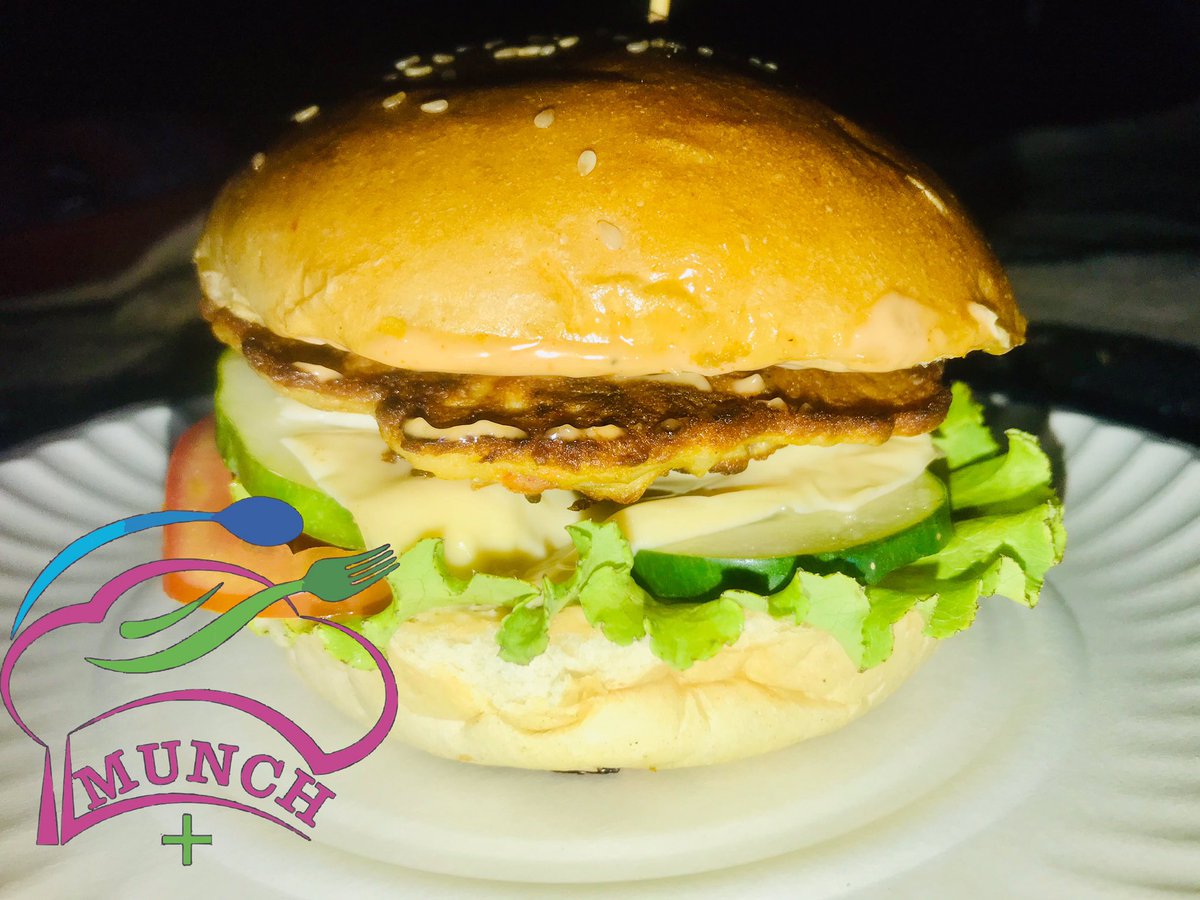 Chicken burger 1000.                                 Samosa pack - 1000.                   Chicken shawarma 1000.                            Dm or call 08032657265 to order          Delivery fee 500 within kaduna metropolis,order and enjoy                     PLEASE RETWEET.