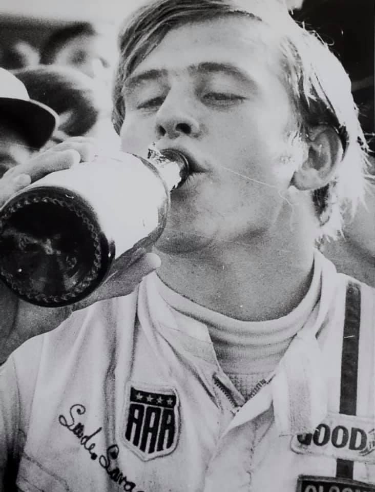 The sweet taste of VICTORY 
#swedesavage #savageangel #racecar #racetrack #dangurney 1970 #phoenixinternationalraceway 
🏁🏆🏁