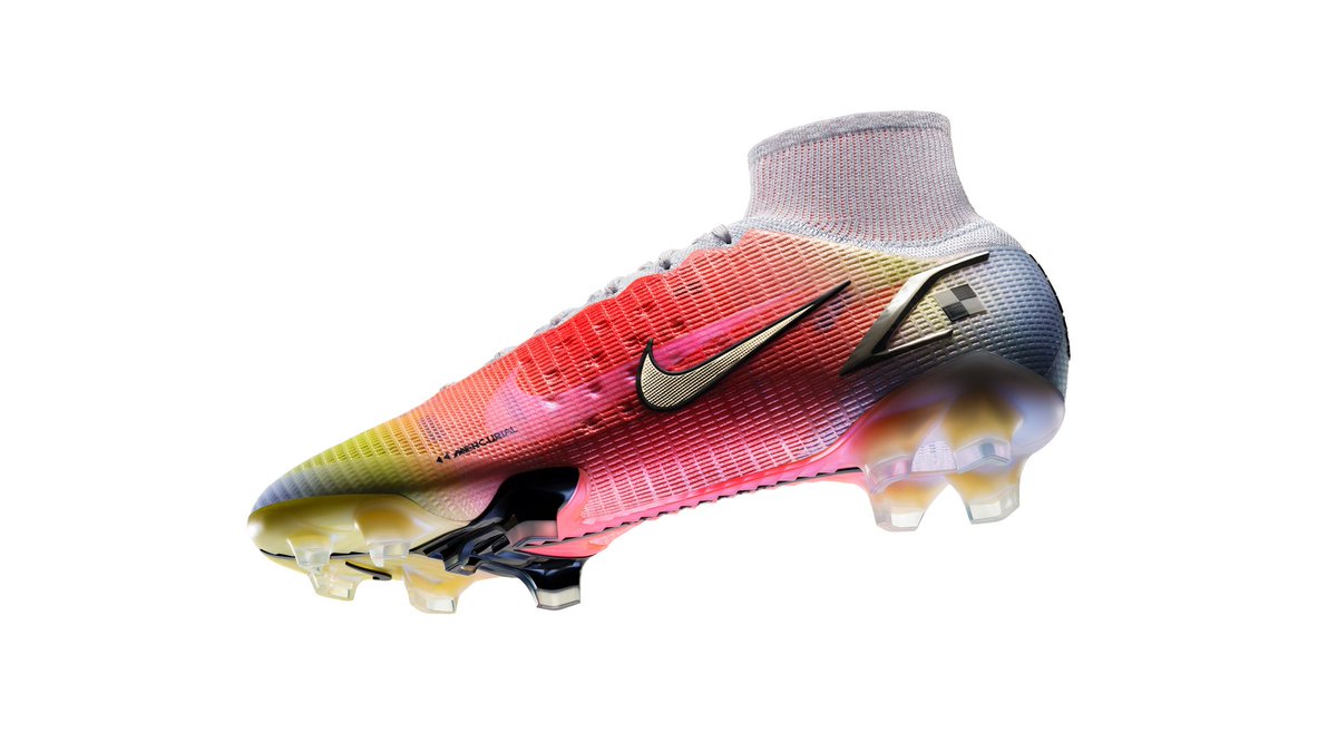 nikefootball's tweet photo. The Mercurial #DreamSpeed 4 is here 🚀
Worn by @cristiano and a shortlist of standout stars that he has chosen - keep your eyes peeled to see who made the cut.

Early access for Members begins today in select countries.

🛒: https://t.co/0heQgDD6Sp https://t.co/ZJBfBBU0MW