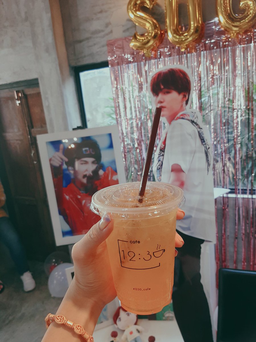 Littlestartaedy's tweet photo. - 𝑯𝒂𝒑𝒑𝒚 𝑺𝑼𝑮𝑨 𝒅𝒂𝒚 - 
งานน่ารักมากๆ จัดระเบียบคนเข้างานดีมาก แถมแม่งานแจกของปังมากสุดจิงๆ ♫•*¨*•.¸¸♪ 

#SUGADADDY_PROJECT https://t.co/JL5JakFxJa