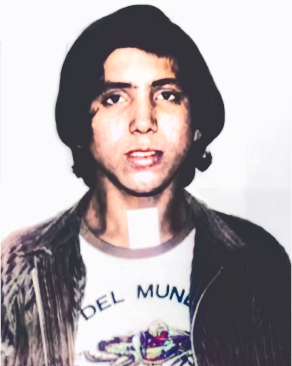Juan José Moreno Cuenca, 'El Vaquilla', con 17 años en una foto policial.

Fue detenido por el robo a mano armada del vehículo de Ricardo Tormo, famoso piloto de motoclicismo en la época.