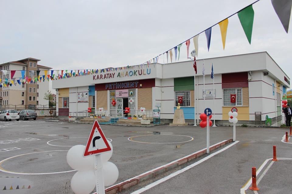 Okul çocuklarla güzel, onlara kavuşmuşken tekrar ayrılmak istemiyoruz. Lütfen kurallara uyalım, kontrollü normalleşme elimizde dikkat edelim, Çocuklarımız için, geleceğimiz için kurallara uyalım.  <a href="/ziyaselcuk/">Ziya Selçuk</a> <a href="/TCKonyaValiligi/">Konya Valiliği</a> <a href="/konyamem/">Konya İl MEM</a> <a href="/SeyitAliBuyuk/">Seyit Ali Büyük</a> @KaymakamParlar <a href="/samisagdic/">Sami SAĞDIÇ</a>