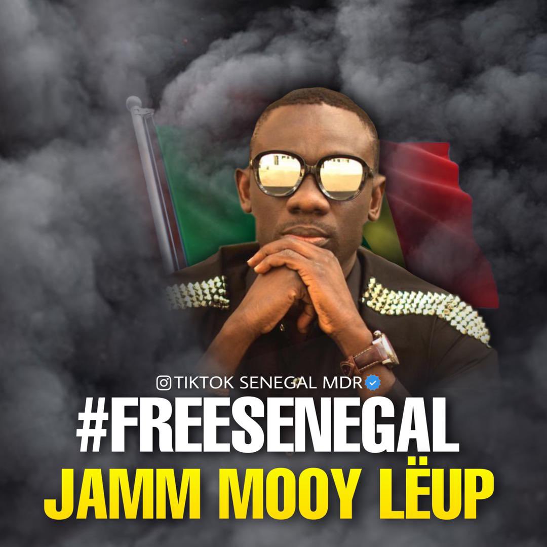 PapeDioufPDG's tweet photo. Jamm Mooy Lëup 🙏🏼🙏🏼
#FreeSenegal 
#PrayForSenegal https://t.co/45AlMHTEow
