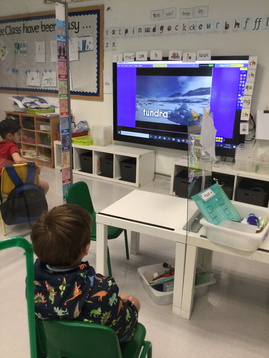 WPS_FS2's tweet image. #FS2B enjoyed a walk through the Arctic as a introduction to this weeks poem “Polar Bear”. We learnt some new vocabulary and enjoyed looking for well camouflaged creatures! #WPSFSTheWorld