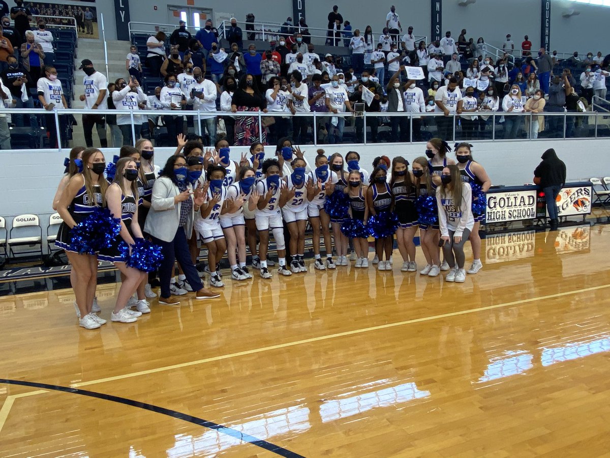 ambyclink's tweet photo. AHH CC!!! Way to go, Lady Cougars @CyCreekGBB STATE BOUND once again! We love supporting our girls and the best coaching trio around! See you in SA! @cycreekhs @VSnokhous @shubble7 @profscole12 @Dholdensmith @MGeorgeCFISD @jenna_box #CougarNation #CominDifferent #UILState https://t.co/cqz9a230QQ