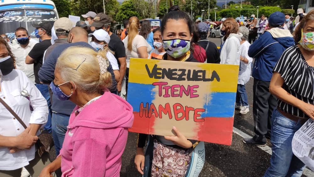 ElTachiraesN's tweet photo. ESPECIAL | Avanza la marcha #LaMujerEsVida en #Sancristobal con la participación de la sociedad civil. Dicen basta frente a los abusos y violaciones. #Tachira #Venezuela #DiadelaMujer @laidygomezf https://t.co/EKTHt5PRYu