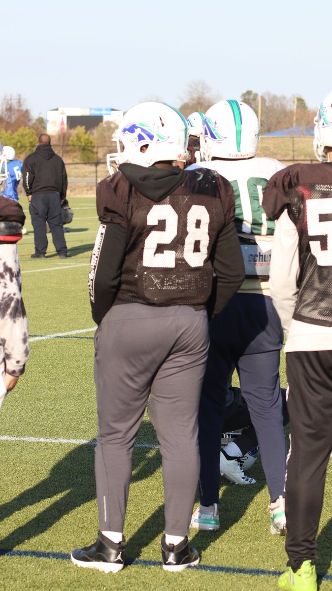 SpdoubleoK's tweet photo. 5'9 212lbs Freshman OLB/MLB  FB/TE let's go two eight (#34 game number) https://t.co/BJJSe80xSU