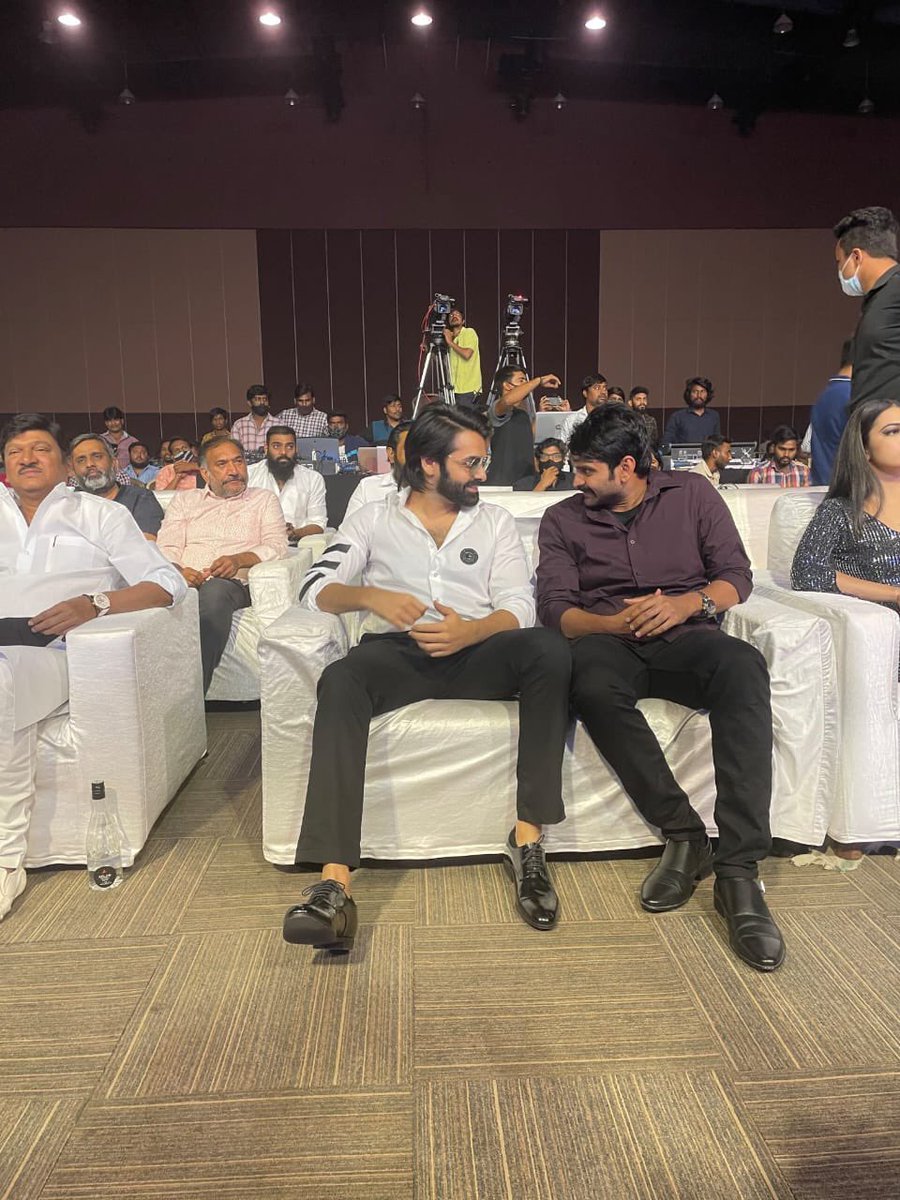 Ustad @ramsayz Arrives 🔥 at #GaaliSampathPreReleaseEvent !!

Watch live ▶️ youtu.be/BPx8funKyAM

#GaaliSampath
#DrRajendraPrasad @AnilRavipudi @sreevishnuoffl @lovelysingh0508 @YoursSKrishna #Anish @achurajamani @ramjowrites @Shine_Screens @imagesparkent