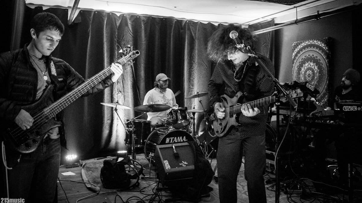 215musicNet's tweet photo. 3.7.19

@thenewmotif at Philly's Music Ward https://t.co/FJE3Okm8H1