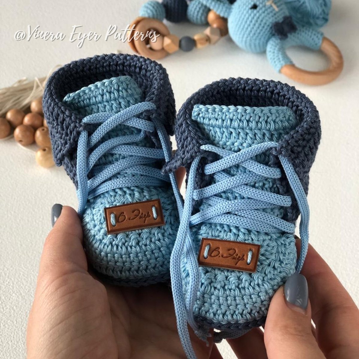 EyerVinera's tweet photo. Two Tone baby shoes in ocean 😀
What do you think?
Pattern: https://t.co/XKx15IhoSr
#crochetersofinsta #crochetprojects #crochettutorial #crochettime #crocheterofinstagram #crochetinsta #yarnaddicts #crochetgifts #crochetgift #crochetinglove #ilovecrocheting #lovecrocheting https://t.co/1E7WEn5U9D