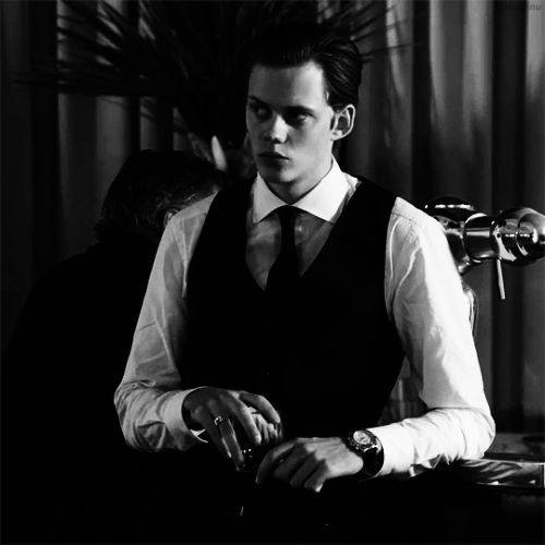 Simone1633's tweet photo. #romancek #hemlockgrove
Ваш сын будет 
дома ровно в 9
                                    Он тоже зовёт
                                   меня папочкой
                                   во время секса https://t.co/wiiSF9SKfQ