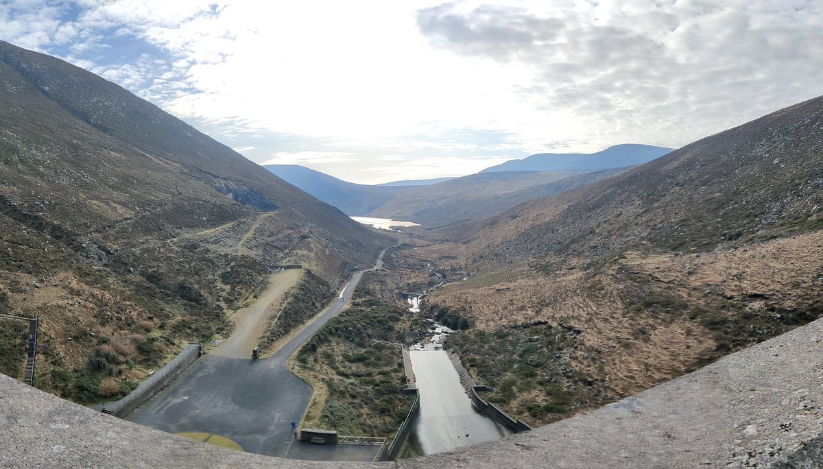 _P_McD's tweet photo. Took a little tipple of @slanewhiskey up to the top of #BenCrom Dam today in the wonderful #SilentValley #SlΓ‘inte π₯ #UisceBeatha https://t.co/vqNCF7JAvV