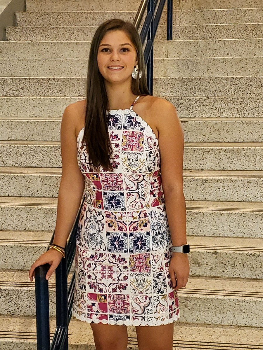 Congratulations to Sydney Johnson for being awarded the NC State Goodnight Scholarship! This prestigious scholarship is valued at $21,000 and is renewable for up to 4 years! Way to go Sydney! THS is so proud of you! 🎉🎉🦅🦅🤩🤩